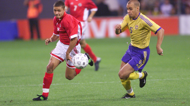 Zviedrijā vienmēr atbalstīti latviešu centieni sasniegt jaunas virsotnes. Kā pirms 15 gadiem Euro 2004 kvalifikācijas turnīrā
Foto: Romāns Kokšarovs, f64