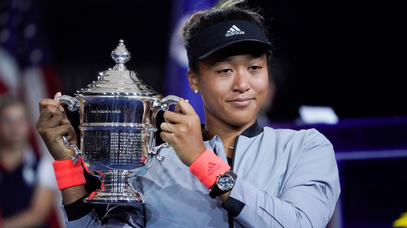 Naomi Osaka ar "US Open" trofeju
Foto: Sipa USA/Scanpix