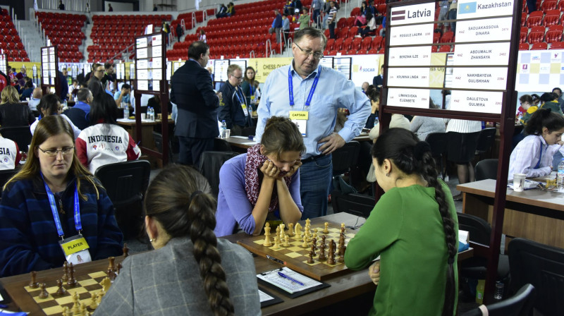 Ilze Bērziņa un Laura Rogule trešdienas duelī ar Kazahstānu. Foto: Goga Chanadiri