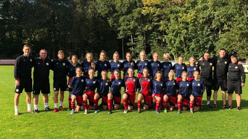 Latvijas U17 meiteņu izlase. Foto: LFF