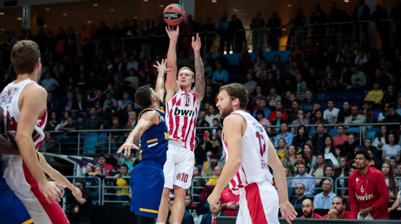 Jānis Timma un Jānis Strēlnieks. Foto: Olympiacos BC