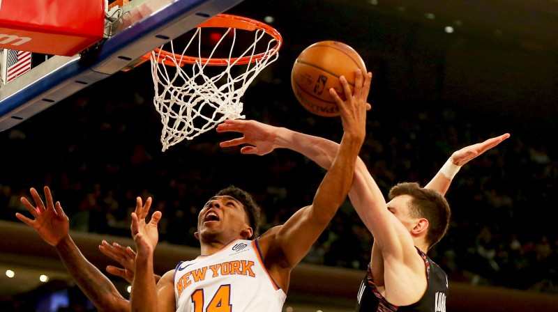 Rodions Kurucs pret Alonzo Trieru. Foto: USA Today Sports/Scanpix