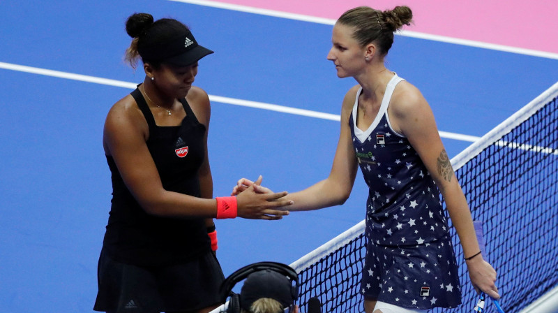 Vai Karolīna Pliškova apturēs Naomi Osakas 12 uzvaru sēriju "Grand Slam" mačos? Foto: Reuters/Scanpix