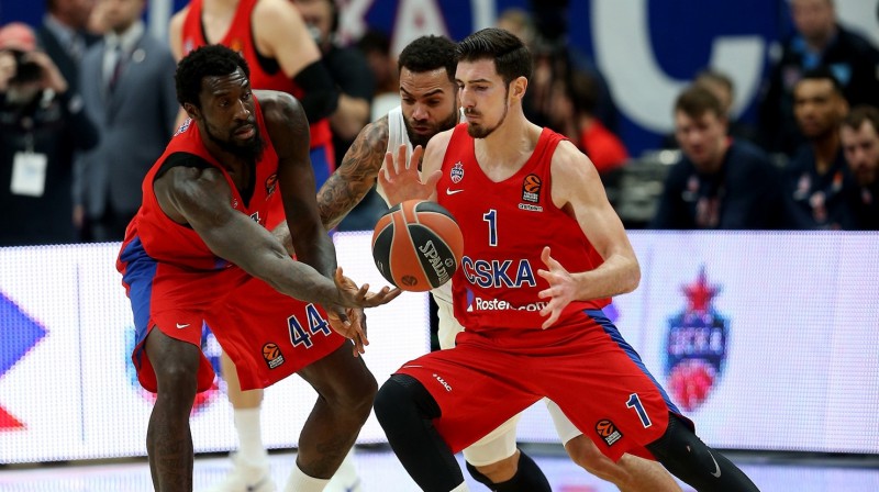 Otello Hanters un Nando De Kolo. Foto: Euroleague.net