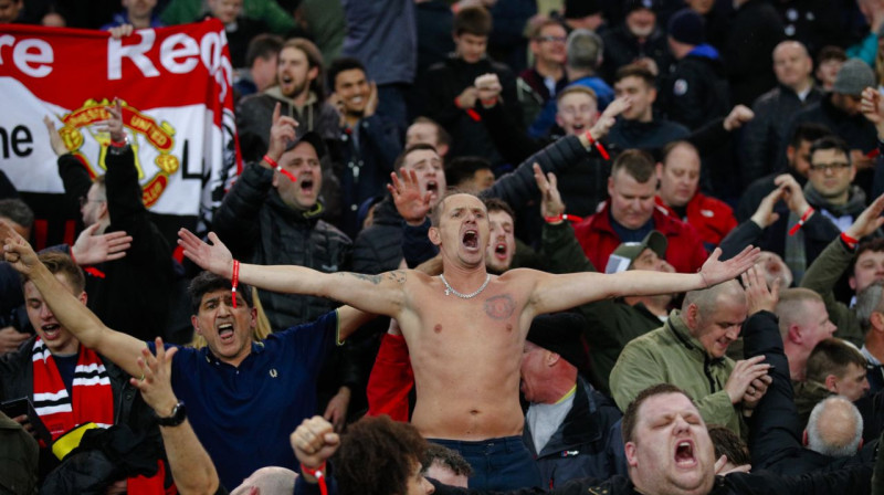 "Manchester United" fanu pūlis Parīzē. Foto: AP / Scanpix