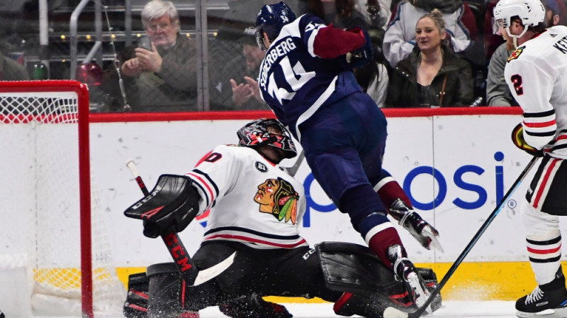 "Avalanche" spēlētājs Karls Soderberjs uzbrukumā. Foto: USA Today Sports/Scanpix