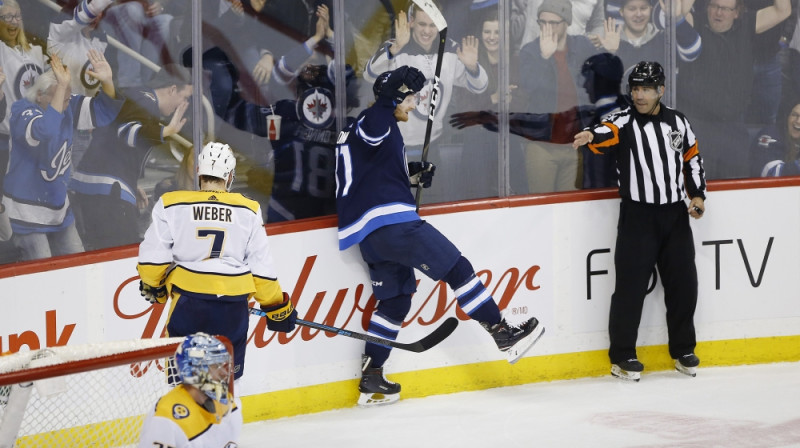 Kails Konors guva trīs vārtus "Jets" panākumā pār "Predators". Foto: The Canadian Press/PA Images/Scanpix