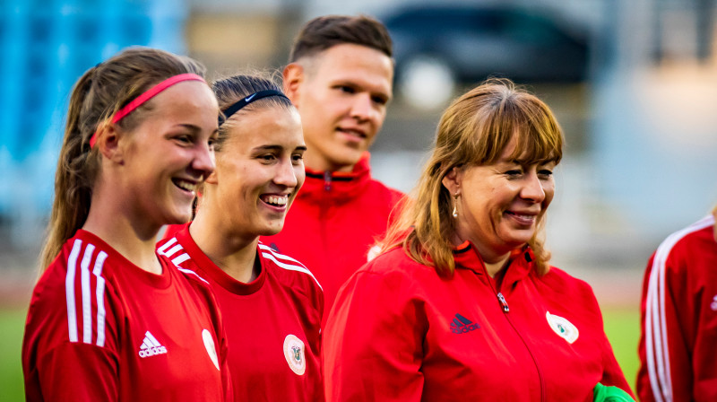 Laura Sondore (pa kreisi), Anastasija Fjodorova un Karīna Šakurova / Foto: Nora Krevņeva-Baibakova