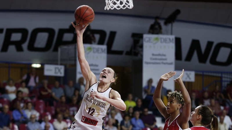 Anete Šteinberga: 16 punkti izšķirošajā spēlē pret Miškolcu. Foto: FIBA