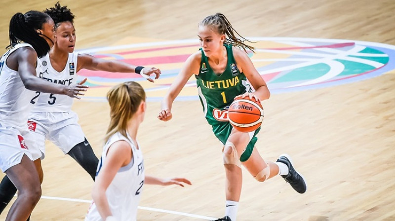 Juste Jocite un Lietuvas U16 izlase augustā Skopjē divreiz pieveica Franciju. Foto: FIBA