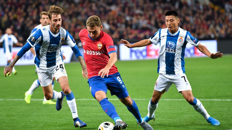 Fjodors Čalovs Eiropas līgas grupu turnīrā pret Barselonas "Espanyol". Foto: AFP/Scanpix