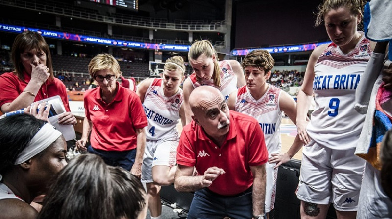 Lielbritānijas sieviešu basketbola valstsvienības galvenais treneris Hosē Marija Buseta. Foto: FIBA