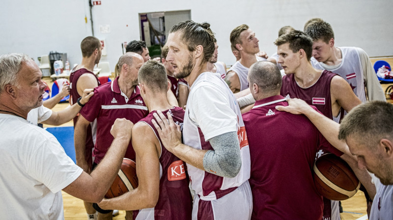 Latvijas basketbola izlases spēlētāji. Foto: basket.lv