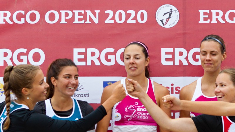 Anete Namiķe, Varvara Brailko, Anastasija Kravčenoka, Tīna Graudiņa. Foto: Latvijas Volejbola federācija