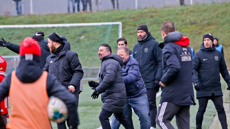 Tamazs Pertija asumu epicentrā. Foto: Valmiera FC