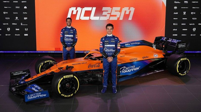 Jaunā "McLaren" formula un komandas piloti. Foto: McLaren