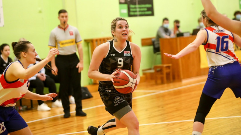 Kate Višņeviča: 25 punkti uzvarā pār Ogres basketbola skolu. Foto: Ogres Ziņas