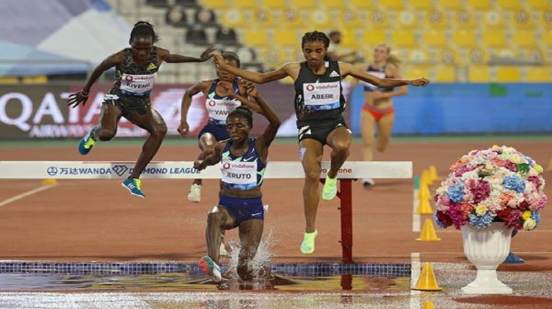 Līderes sievietēm 3000m kavēkļu skrējienā. Foto: Worldathletics.