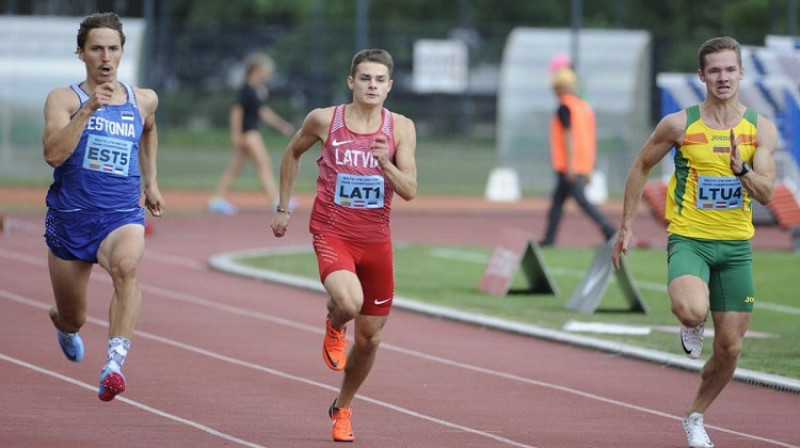 Roberts Jānis Zālītis (vidū). Foto: Guntis Bērziņš.