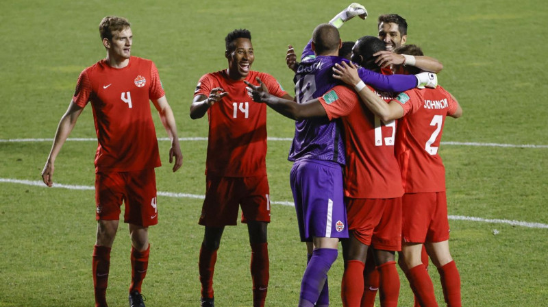 Kanādas izlases futbolisti. Foto: Kamil Krzaczynski/AP/Scanpix