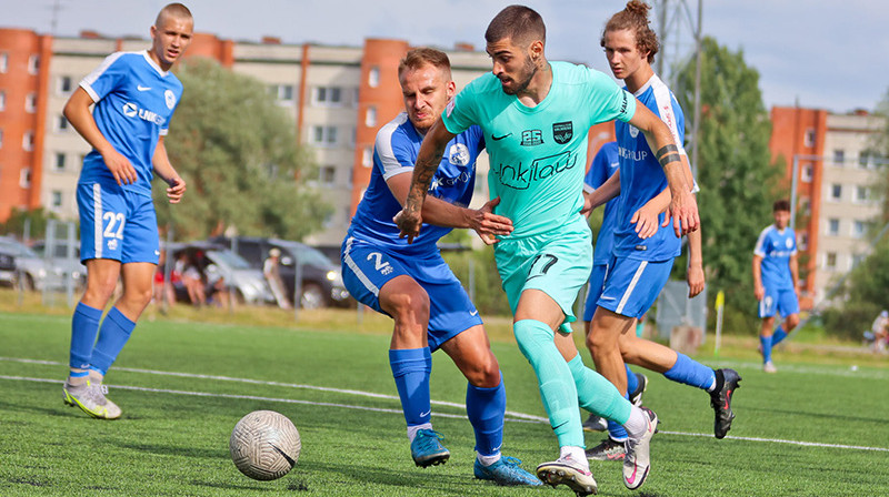 Vladislavs Sorokins cīņā ar Žoržinju. Foto: Jānis Līgats