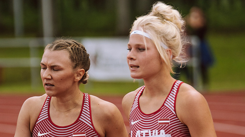 Paula Sprudzāne un Marta Marksa. Foto: Guntis Bērziņš/Athletics.lv