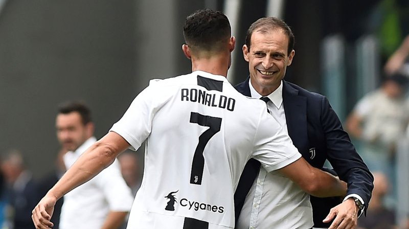 Krištianu Ronaldu un Masimiljāno Allegri. Foto: Reuters/Scanpix