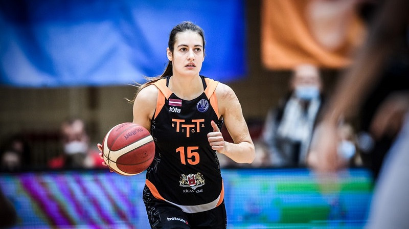 Ieva Pulvere: septiņi tālmetieni un 25 punkti Seksardā. Foto: EuroLeague Women