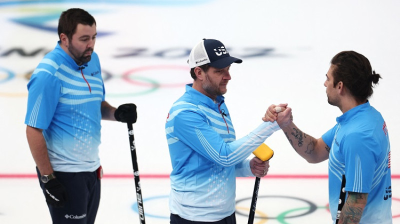 ASV kērlingisti varēs turpināt cīņu par divkārtējo olimpisko čempionu titulu. Foto: Reuters/Scanpix