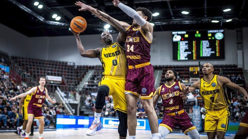 Ludvigsburgas "Riesen" pret Francijas "Limoges". Foto: FIBA