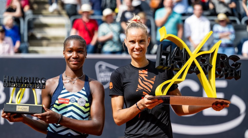 Noma Noa-Akugue un Arantksa Risa ar trofejām. Foto: Alexander Scheuber / Hamburg European Open