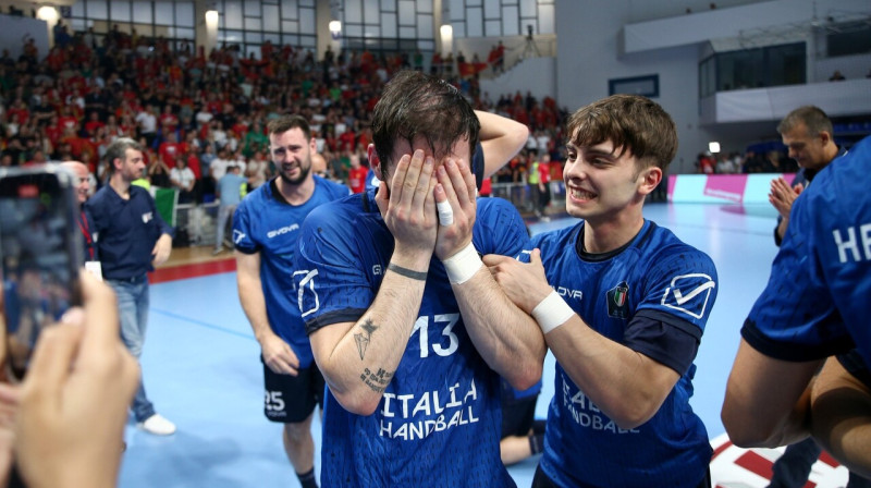 Itālijas valstsvienības handbolisti pēc pasaules meistarsacīkšu finālturnīra sasniegšanas. Foto: Federazione Italiana Giuoco Handball (FIGH)