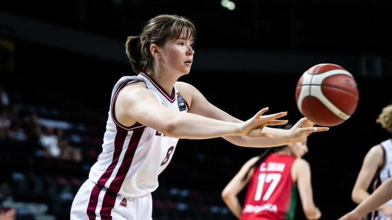 Evelīna Otto: uzvaras tālmetiens pret Vācijas juniorēm. Foto: FIBA