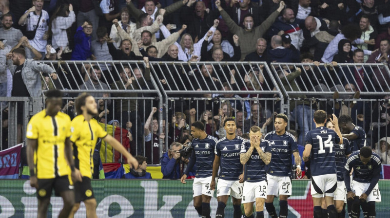 Birmingemas "Aston Villa" futbolisti un līdzjutēji Bernē. Foto: Peter Klaunzer/AP/Scanpix