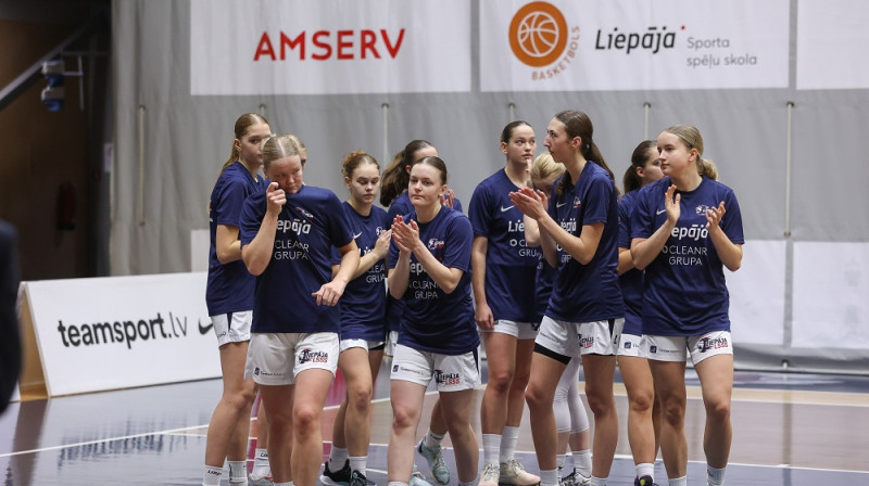 Liepājas basketbolistes 2024. gada 12. oktobrī. Foto: Ģirts Gertsons