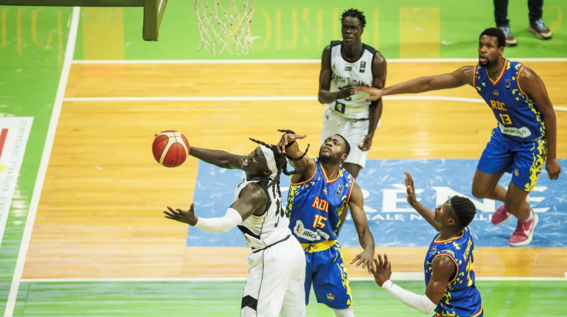 Mirklis no Dienvidsudānas un Kongo Demokrātiskās Republikas valstsvienību spēles Dakārā. Foto: FIBA