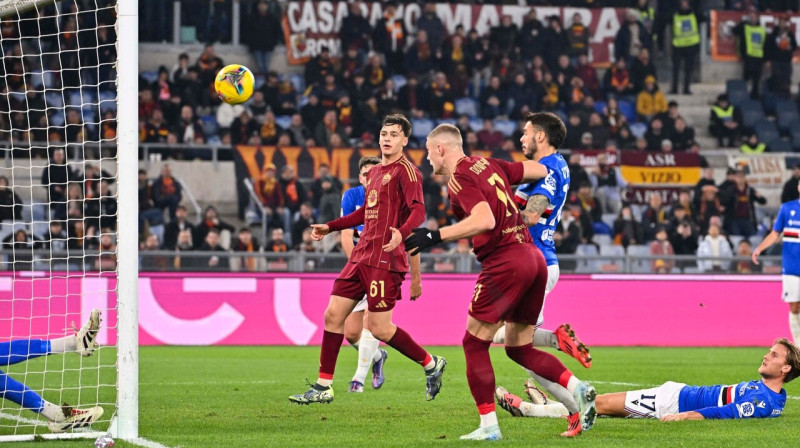 Artema Dovbika vārtu guvuma mirklis. Foto: AS Roma