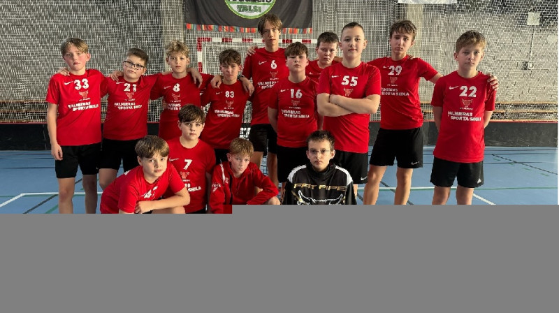 "FBK Valmiera/VSS" vareni cīnījās pret favorītiem no Talsiem, taču pusfinālā netika, foto: FBK Valmiera
