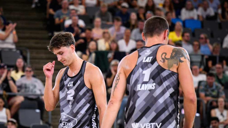 Kristians Fokerots un Mārtiņš Pļaviņš. Foto: volleyballworld.com