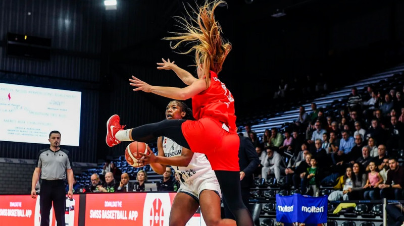 Epizode "Sleza Wroclaw" un "Fribourg" spēlē. Foto: FIBA