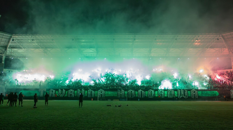 Cīņa šovakar nenotika, taču Radomas "Radomiak" līdzjutēji gaidīja līdz pēdējam. Foto: RKS Radomiak Radom