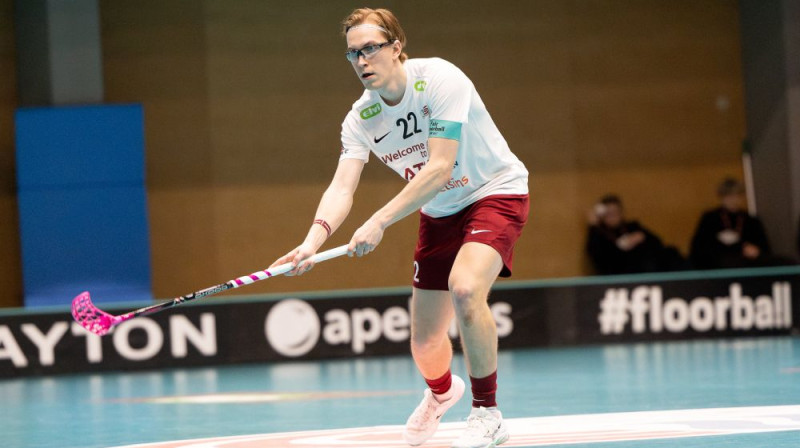 Pētera Trekšes piespēles nespēja atšifrēt ne ukraiņu, ne ungāru florbolisti, foto: IFF