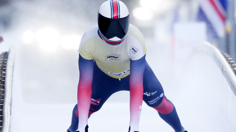 Mets Vestons ar līdzšinējā dizaina ķiveri. Foto: EPA/Scanpix