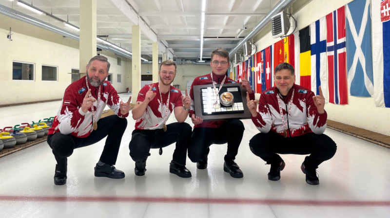 No kreisās: Rihards Jeske, Roberts Reinis Buncis, Aleksandrs Baranovskis, Arnis Veidemanis
Foto: LKA