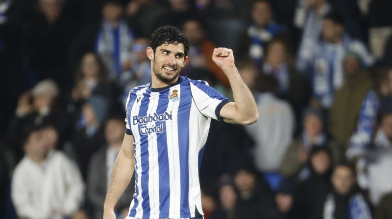 "Real Sociedad" uzbrucējs Gonsalu Gedešs svin otro vārtu guvumu spēlē pret "Osasuna". Foto: EPA/JUAN HERRERO/Scanpix
