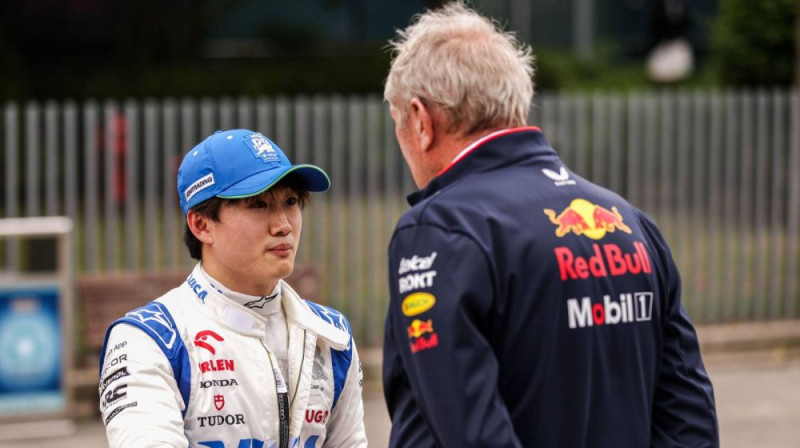Juki Cunoda un Helmuts Marko. Foto: Motorsport.com