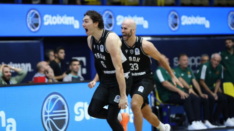 Džedi Osmans un Niks Kalatess. Foto: PAOK BC