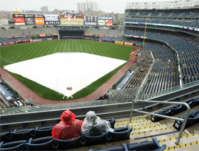 "Rangers" varētu aizvadīt spēli "Yankee Stadium" arēnā