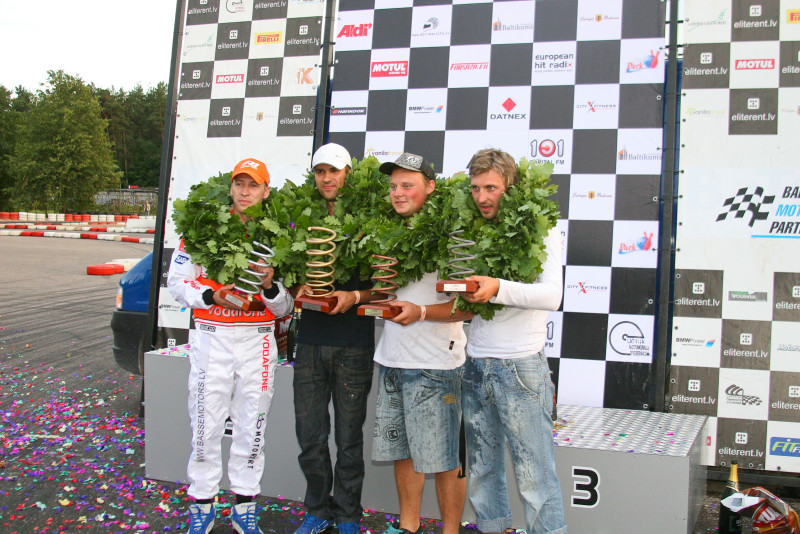 Latvijas Drifta čempionāta 3. posmā uzvar Raivo Mužiks