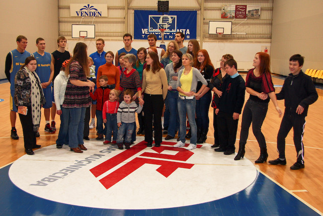 Basketbola klubu "Ventspils" apciemo īpašie bērni